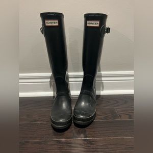 Hunter Tall black rain boots, size 5.5